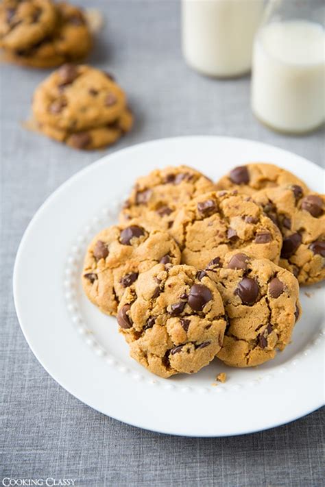 flourless-peanut-butter-chocolate-chip-cookies image