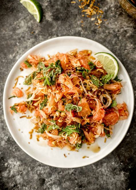 thai-pomelo-salad-yam-som-o-inquiring-chef image