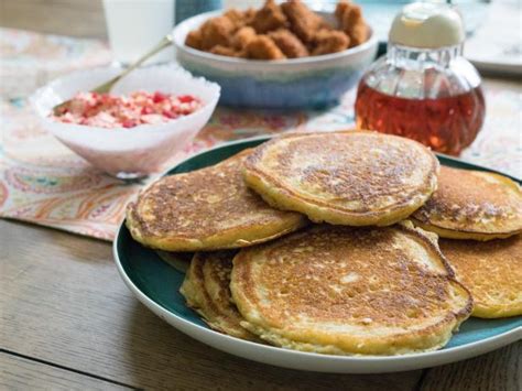 cornmeal-pancakes-with-fried-chicken-bites-food image