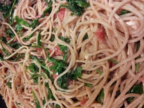 vegetarian-spaghetti-with-arugula-tomato-feta image