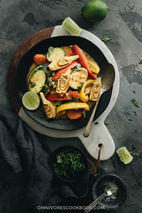 easy-vegetarian-thai-curry-omnivores-cookbook image
