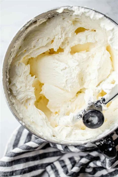 homemade-buttercream-frosting-recipe-my-baking image