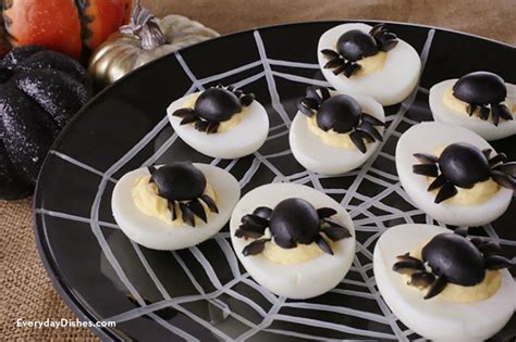 spider-halloween-deviled-eggs-recipe-everyday-dishes image