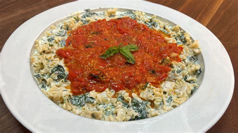 pasta-with-herb-ricotta-and-fresh-tomato-sauce-rachael image