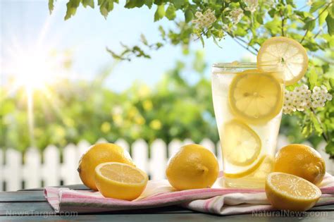 pucker-up-10-good-reasons-to-squeeze-more-lemons-into image