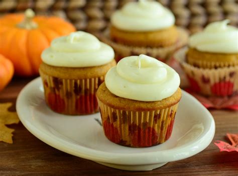 the-best-pumpkin-cupcakes-with-cream-cheese-frosting image