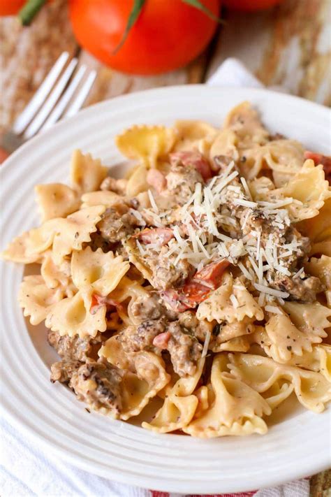 italian-sausage-pasta-made-in-20-minutes-video image