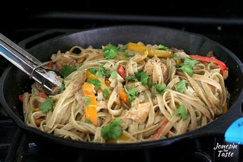 chicken-fajita-pasta-with-cilantro-lime-sauce-jonesin image