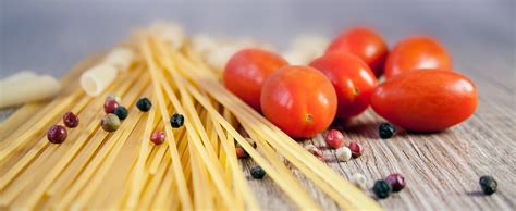 fresh-tomatoes-pasta-life-in-italy image