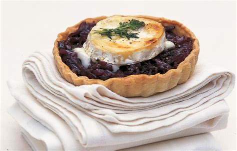 caramelised-balsamic-and-red-onion-tarts-with-goats image