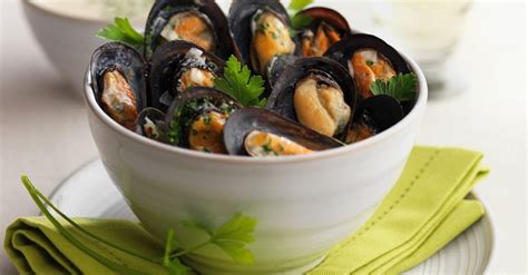 creamy-mussels-recipe-eat-smarter-usa image
