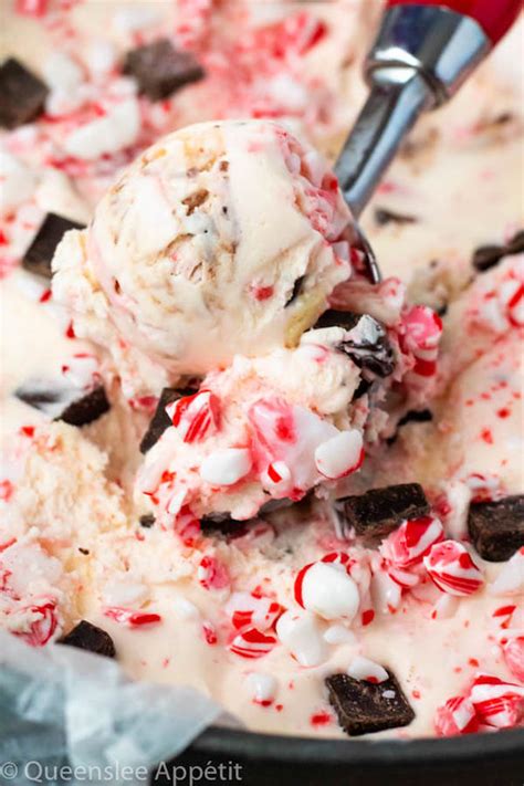 no-churn-peppermint-bark-fudge-swirl-ice-cream image