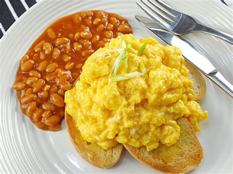 creamy-slow-cooker-scrambled-eggs-slow-cooking image