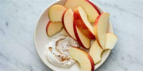 apple-with-peanut-butter-yogurt-dip-recipe-self image