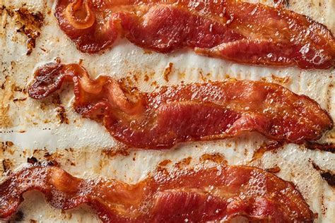 how-to-make-bacon-in-the-oven-with-step-by-step image