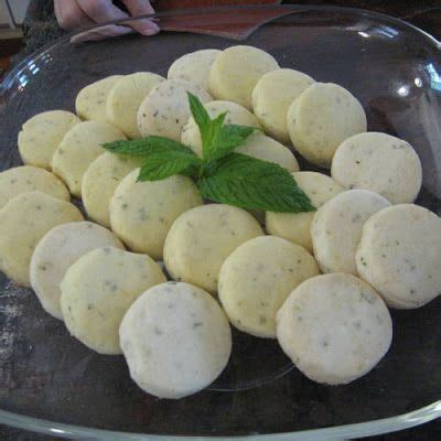 southern-belle-mint-julep-kissed-shortbread-cookies image