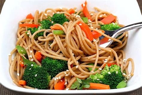 whole-wheat-noodles-with-peanut-sauce-and-vegetables image