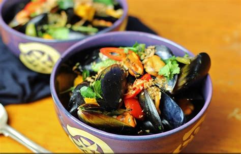 mussels-in-green-curry-recipe-by-tania-cuasck image
