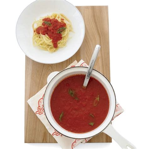 10-takes-on-tomato-based-pasta-sauce-food-wine image