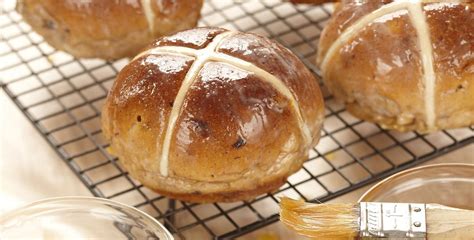 robinhood-hot-cross-buns image