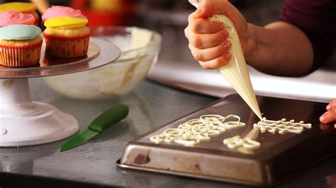 how-to-make-white-chocolate-decorations-cake image