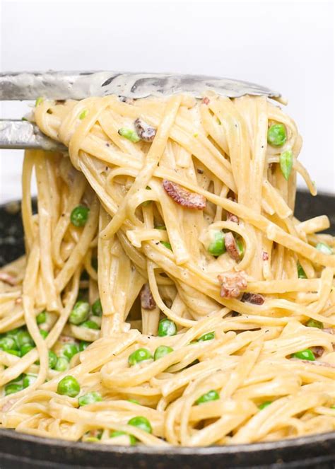 creamy-pasta-with-bacon-and-peas-mess-in-the-kitchen image