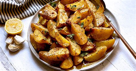 lemon-potatoes-with-garlic-and-oregano-the-greek image