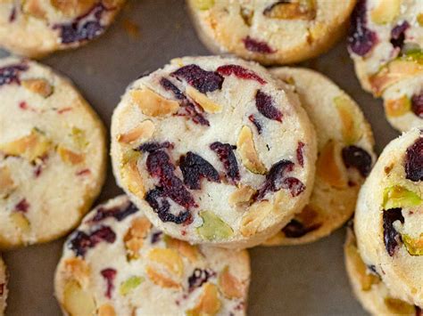 pistachio-cranberry-cookies-ventray image