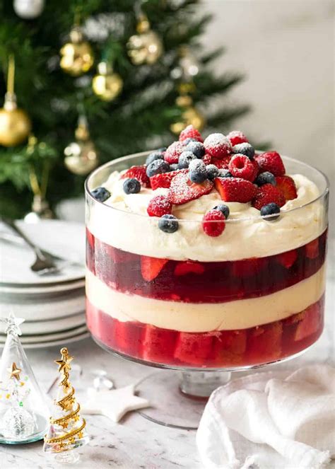 christmas-trifle-recipetin-eats image