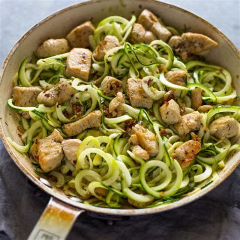 4-ingredient-garlic-chicken-zoodles-gimme-delicious image