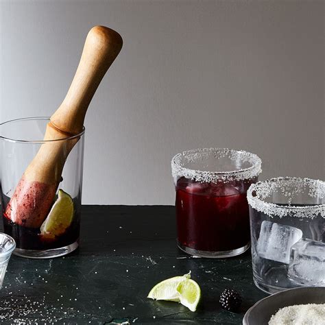 best-blackberry-caipirinha-recipe-how-to-make-a image