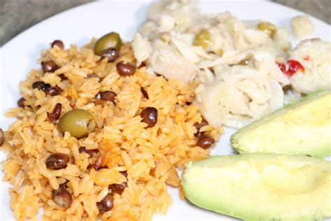 puertorican-guineitos-en-escabeche-con-bacalao-food image