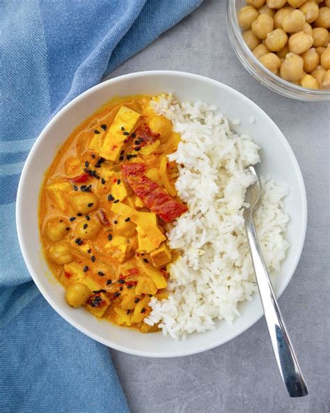 vegan-yellow-thai-curry-with-tofu-plantifulheart image