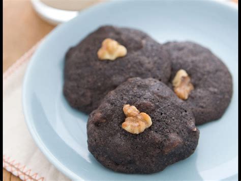 recipe-chocolate-chocolate-chip-cookies-whole image