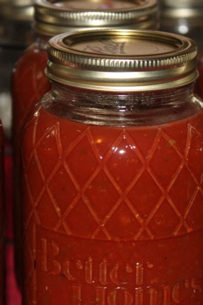 how-to-make-and-can-pasta-sauce-made-with-fresh image