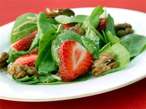 strawberry-spinach-salad-with-candied-pecans image