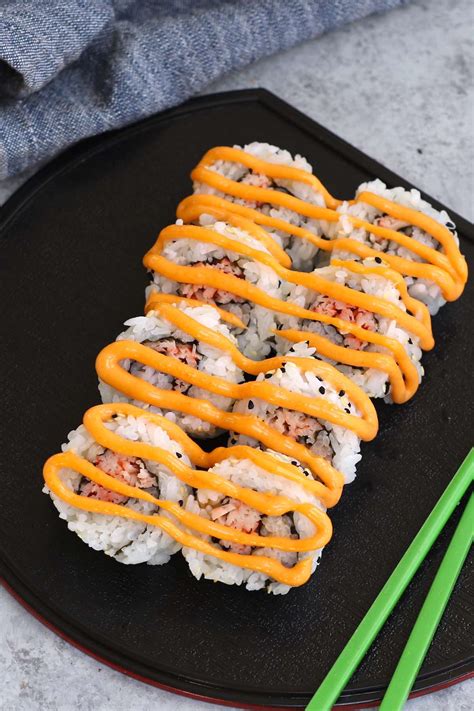 spicy-crab-roll-spicy-kani-roll-sushi-izzycooking image