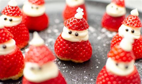 strawberry-santas-christmas-fun-with-flawless-food image