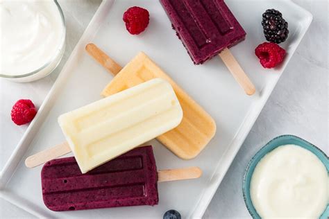 frozen-smoothie-pops-canadian-goodness-dairy image