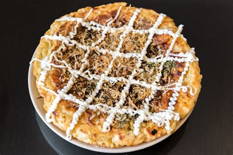 okonomiyaki-simple-and-fast-japanese-pizza image