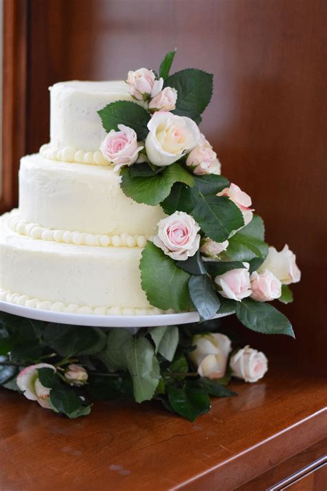 how-to-bake-and-decorate-a-3-tier-wedding-cake-the image