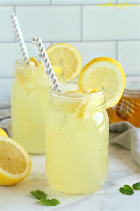 healthy-3-ingredient-lemonade-the-busy-baker image
