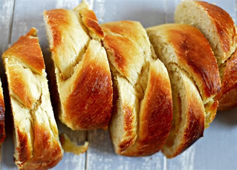 traditional-soft-fluffy-challah-for-shabbat-challah image