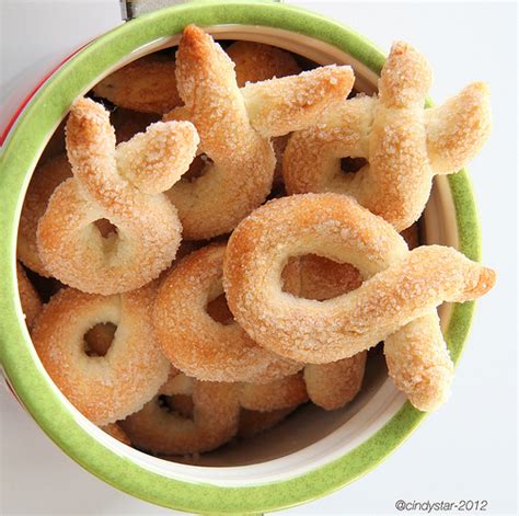 saint-vincent-torcetti-twisted-cookies-keeprecipes image