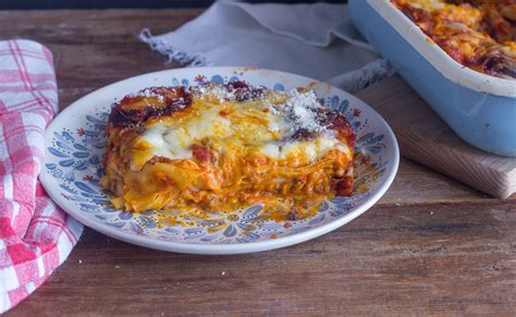 lasagne-con-besciamella-le-ricette-di-tina image