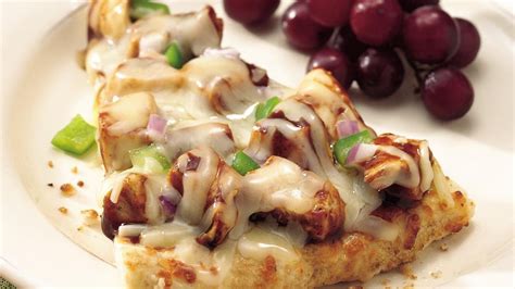 grilled-barbecue-chicken-pizza image