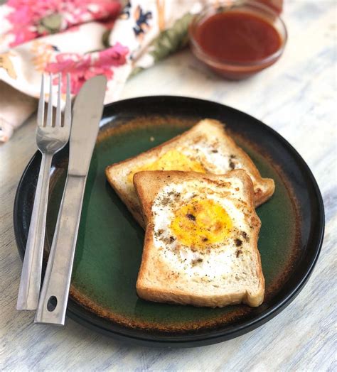 bullseye-on-toast-recipe-by-archanas-kitchen image