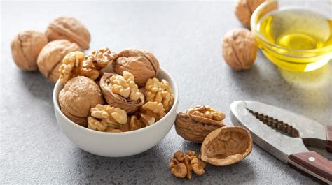 7-promising-benefits-of-walnut-oil-healthline image