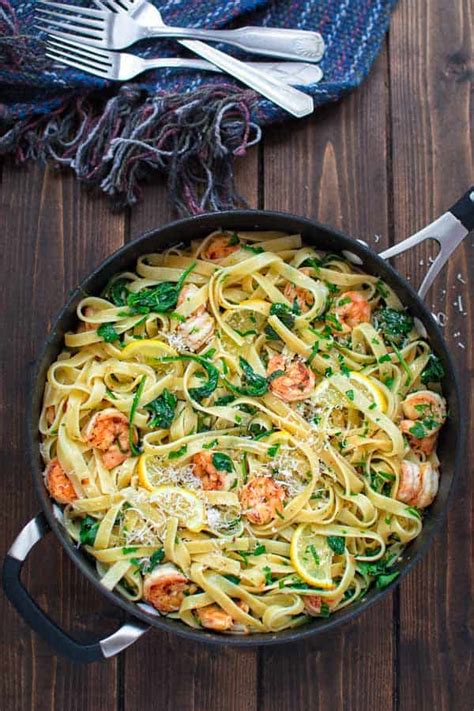 fettuccine-with-shrimp-and-spinach-cooktoria image