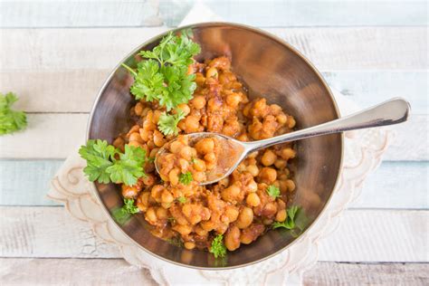 sweet-and-tangy-baked-beans-vegan-one-green image